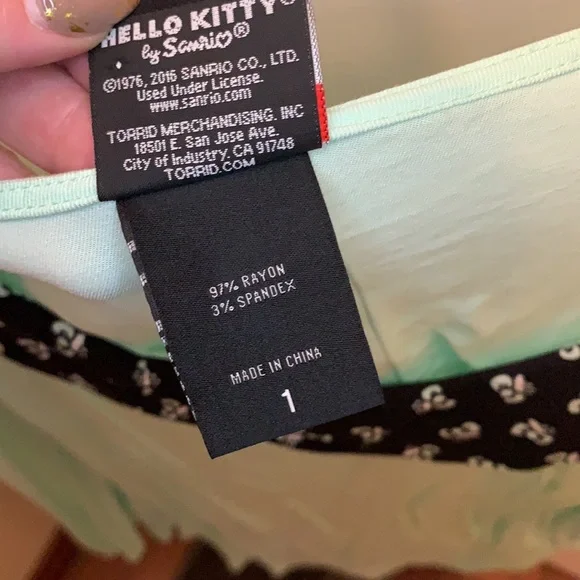 Mint Hello‎ Kitty Collared Top Torrid size 1 - Picture 7 of 7